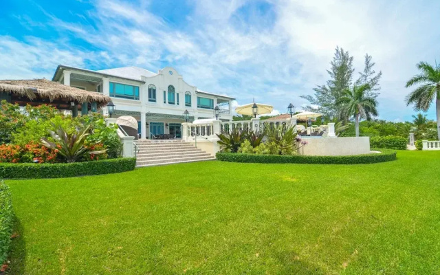 Villa B by the Sea in Nassau
