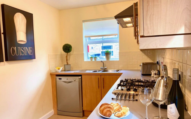 Aylesbury Contractor & Staycation Home