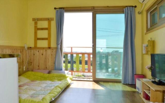 Jeju Rainbow Pension & Guest House