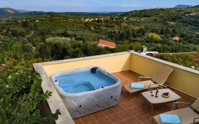 Charming Holiday Home in Maheri