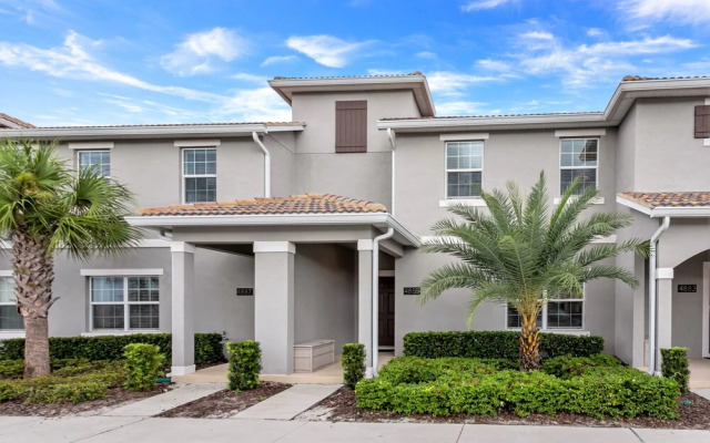 Romeo Circle Villa Story Lake 2