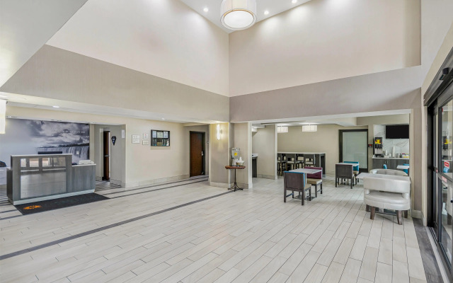 La Quinta Inn & Suites by Wyndham Batavia