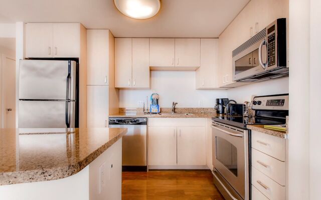 Global Luxury Suites at China Town