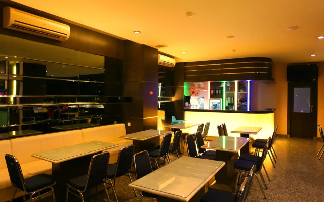 Lovina Inn Nagoya Batam