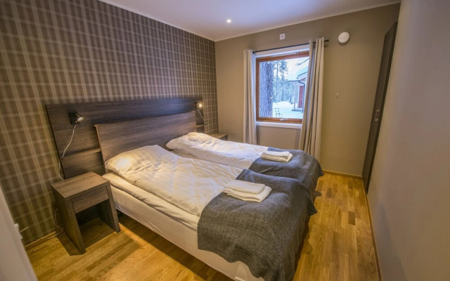 Pinetree Lodge