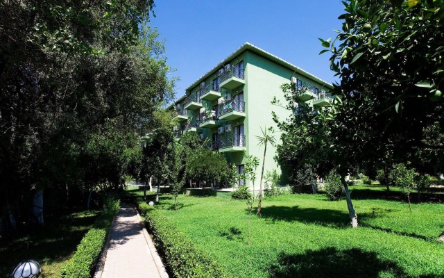 Larissa Garden Hotel