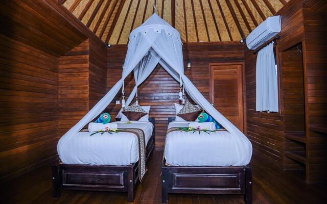 Karang Mas Villa by WizZeLa