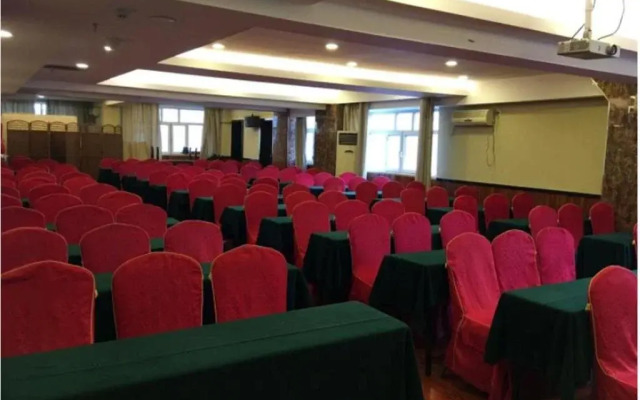Urumqi Wenyuan Hotel
