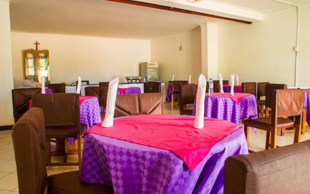 Crown Hotel Hoima