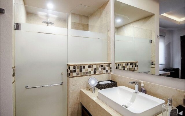 Condo V399-106 by MDR