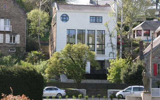 Luxurious Villa in Pont-aven With Private Pool