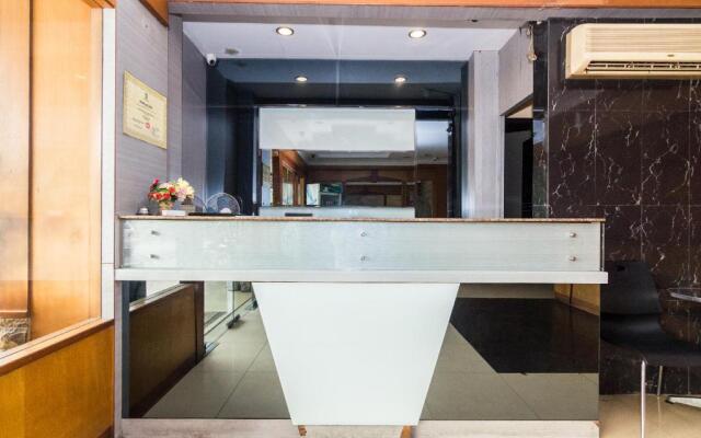 OYO 1581 Hotel Grand Palace