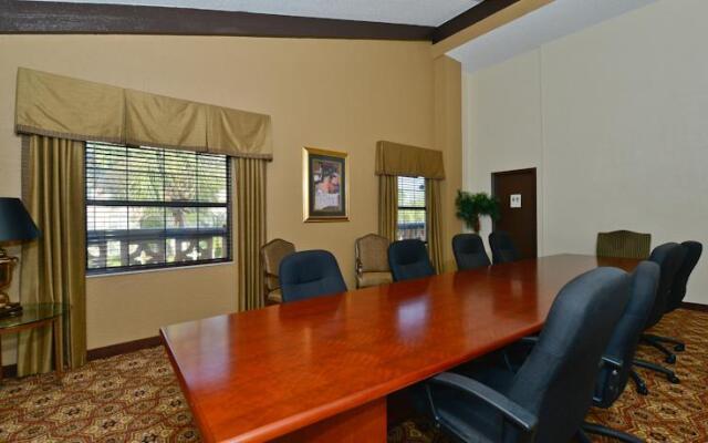 Clarion Pointe Tampa-Brandon Near Fairgrounds and Casino
