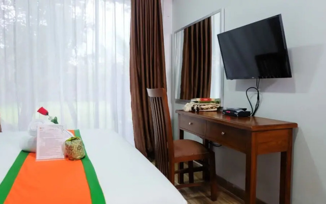 Villa Prambanan Jogja with Private Swimming Pool by Simply Homy