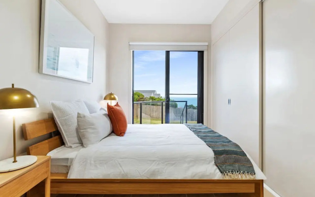 Cliffside Castle With Bay And City Views