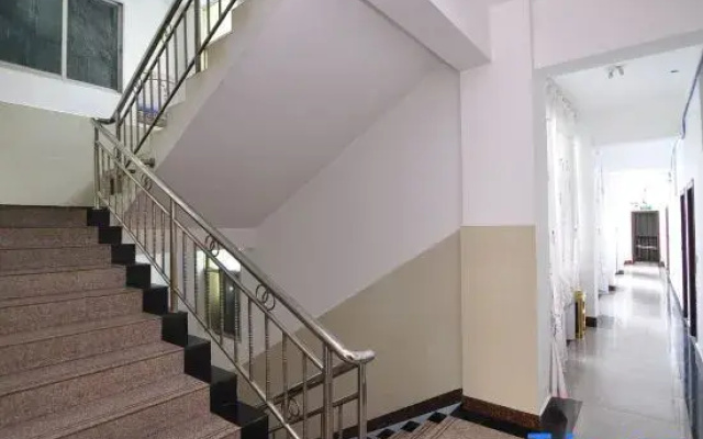 Menghai Xiongjun Hotel