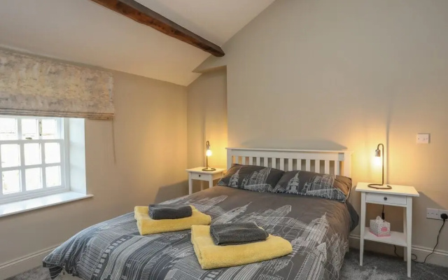 2 Ivy House