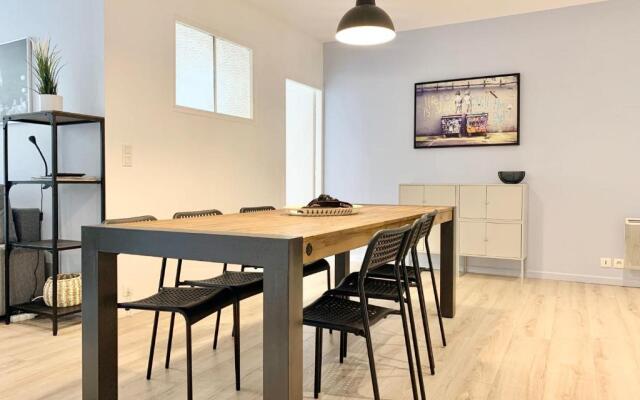 Heart of the city center Spacious T3 totally renovated ! #BC