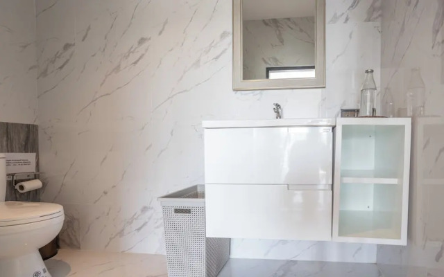 Villa with Jacuzzi &Stunning Seaview V30