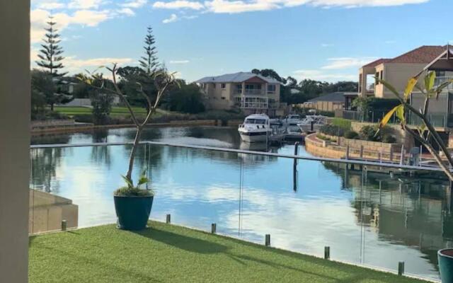 Sandpiper Island Tranquil Waterfront Views & Jetty