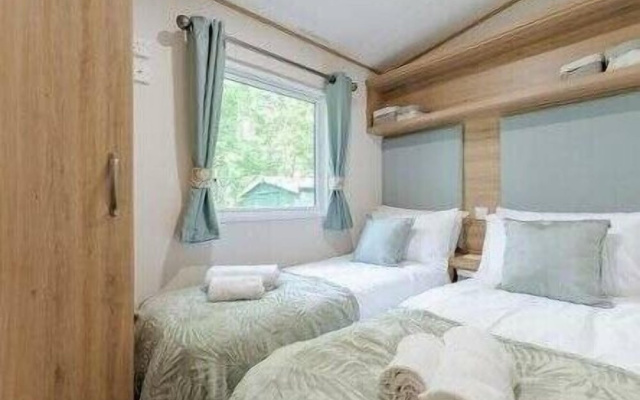 Tree Tops - Kelling Heath Holiday Park - 22244
