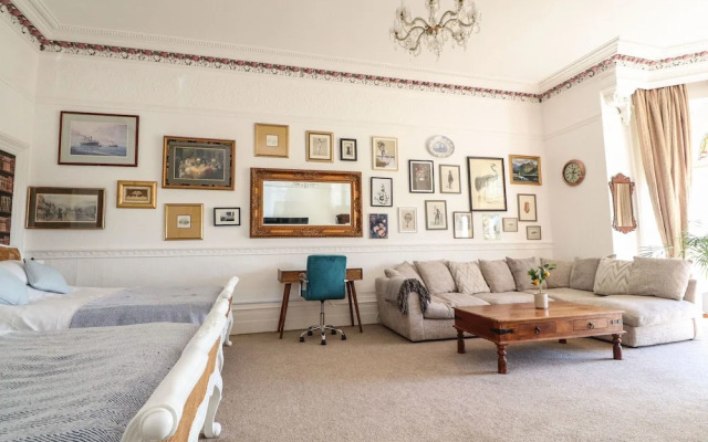 Ismay Dining Room Suite - Titanic Interest