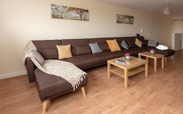 Superb Duplex Prime Location City Centre And Parking