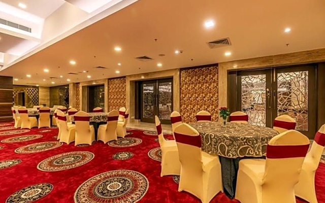 Divine Clarks Inn Suites