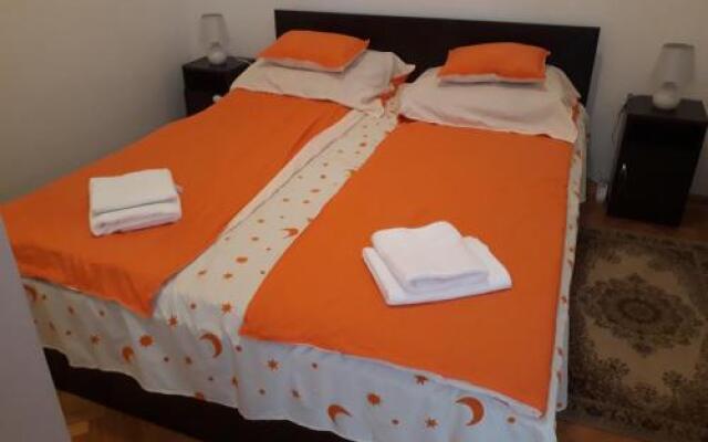 Piac Utcai Apartman 2