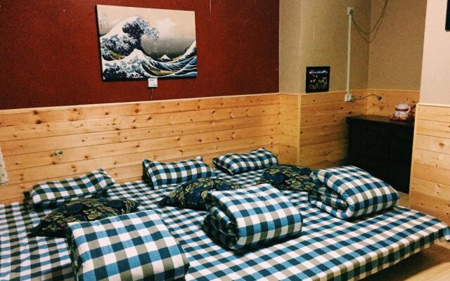 Djmt Universal Guest House