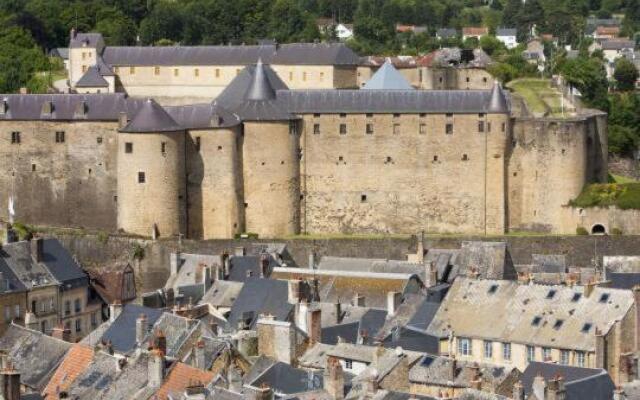 Studio dans vieux magasin 1800