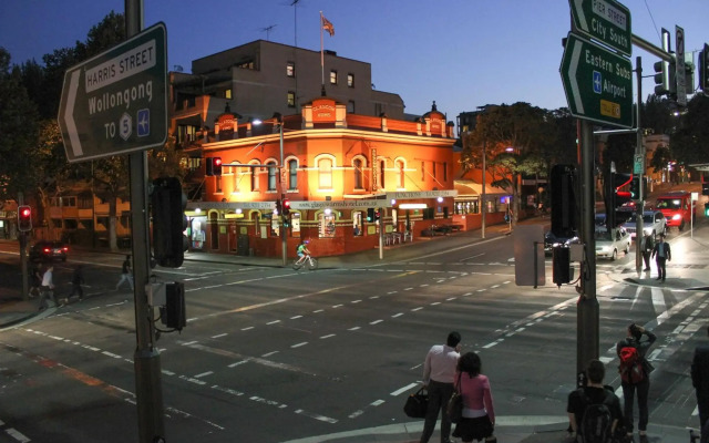 Glasgow Arms Hotel Ultimo