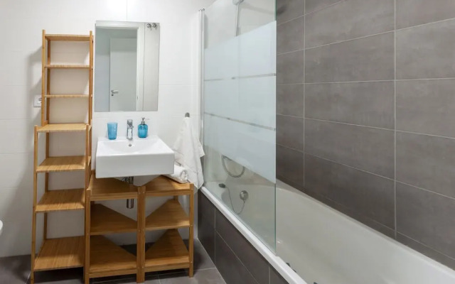 Happy in Oliva With 1 Bedrooms and 1 Bathrooms