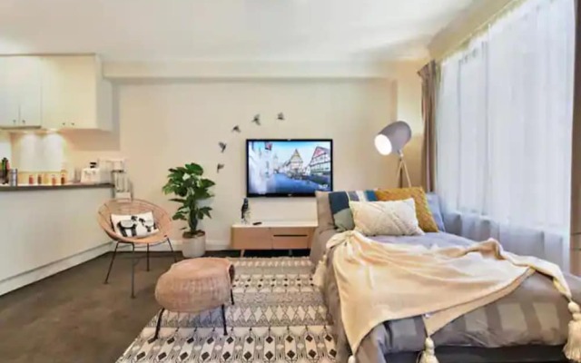 Spacious Apartment In Central Auckland