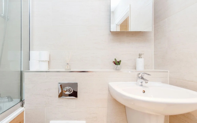 Spectacular Strand Two Bed Apartment