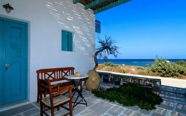Anemoessa Rooms & Studios