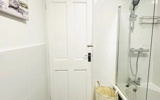 Ibate Apartments - Cozy 2 Bedroom Home