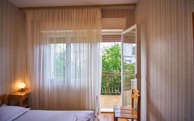 Ivan - Close to the sea - A1