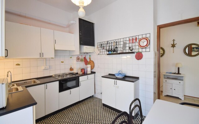 Amazing Apartment in Rapallo With Wifi and 2 Bedrooms