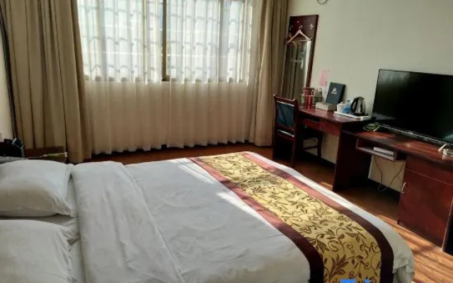 Yinhe Holiday Hotel