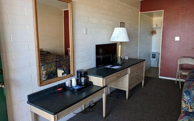 Grand Canyon Caverns Inn