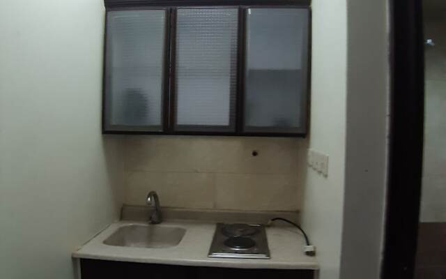 OYO 426 Royal Al Khaleej Furnished Apt
