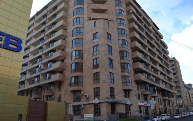 Rent in Yerevan - Apartment on Mashtots ave.