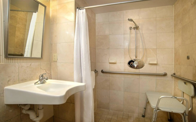 Sheraton Westport Chalet Hotel St. Louis