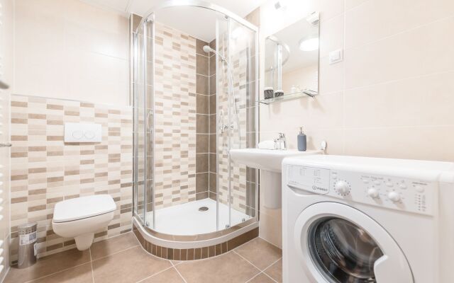 Oasis Apartments at Broadway Residence