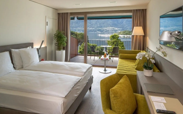 Hotel & LOUNGE LAGO MAGGIORE