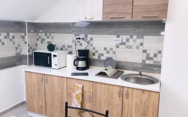 Apartament cu 2 camere, spatios si confortabil.