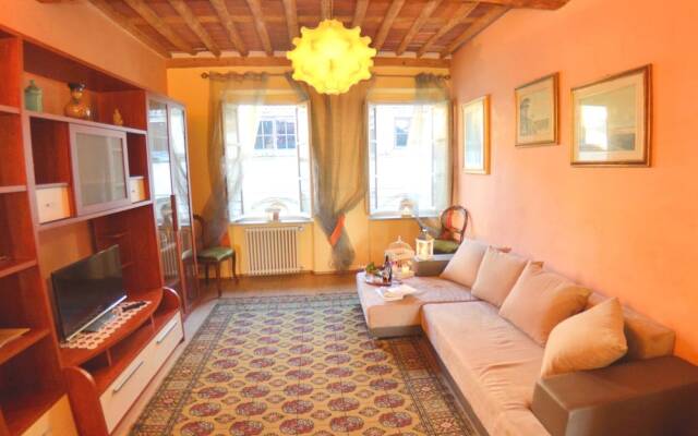 Lucca Retreat With Pool