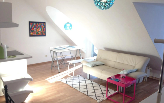 Studio Ochsenfurt mit sonnigem Balkon