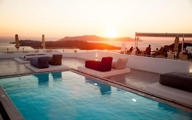 Amity Suites - Adults Only